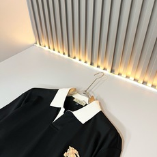 Bur*erry 巴*莉 2026春夏新款男士短袖Polo衫,品牌最新设计元素!既不单调也不复杂,恰到好处的展现品味!客 Bur*erry 巴*莉 2026春夏新款男士短袖Polo衫,品牌最新设计元素!既不单调也不复杂,恰到好处的展现品味!客