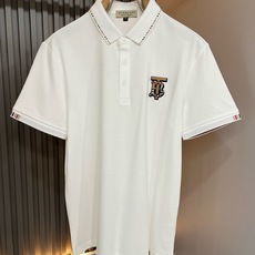Bur*erry 巴*莉 2026春夏新款男士短袖Polo衫,品牌最新设计元素!既不单调也不复杂,恰到好处的展现品味!客 Bur*erry 巴*莉 2026春夏新款男士短袖Polo衫,品牌最新设计元素!既不单调也不复杂,恰到好处的展现品味!客