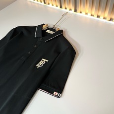 Bur*erry 巴*莉 2026春夏新款男士短袖Polo衫,品牌最新设计元素!既不单调也不复杂,恰到好处的展现品味!客 Bur*erry 巴*莉 2026春夏新款男士短袖Polo衫,品牌最新设计元素!既不单调也不复杂,恰到好处的展现品味!客