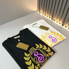 BURBER*Y巴*莉2026春夏新品男女同款👫短袖T恤,重磅来袭,最近比较火热的环保纯棉面料制作而成,高端户外运动休闲 BURBER*Y巴*莉2026春夏新品男女同款👫短袖T恤,重磅来袭,最近比较火热的环保纯棉面料制作而成,高端户外运动休闲