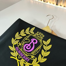 BURBER*Y巴*莉2026春夏新品男女同款👫短袖T恤,重磅来袭,最近比较火热的环保纯棉面料制作而成,高端户外运动休闲 BURBER*Y巴*莉2026春夏新品男女同款👫短袖T恤,重磅来袭,最近比较火热的环保纯棉面料制作而成,高端户外运动休闲