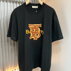 BURBER*Y巴*莉2026春夏新品男女同款👫短袖T恤,重磅来袭,最近比较火热的环保纯棉面料制作而成,高端户外运动休闲 BURBER*Y巴*莉2026春夏新品男女同款👫短袖T恤,重磅来袭,最近比较火热的环保纯棉面料制作而成,高端户外运动休闲