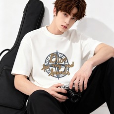 Dio*迪家 2026春夏新款男女同款👫短袖T恤,专柜同步发售!定制专属260克纯棉面料,定制原版工艺螺纹,胸前logo Dio*迪家 2026春夏新款男女同款👫短袖T恤,专柜同步发售!定制专属260克纯棉面料,定制原版工艺螺纹,胸前logo