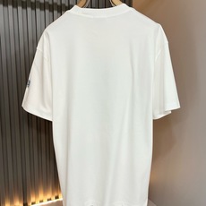 Dio*迪家 2026春夏新款男女同款👫短袖T恤,专柜同步发售!定制专属260克纯棉面料,定制原版工艺螺纹,胸前logo Dio*迪家 2026春夏新款男女同款👫短袖T恤,专柜同步发售!定制专属260克纯棉面料,定制原版工艺螺纹,胸前logo