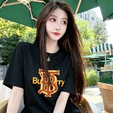 BURBER*Y巴*莉2026春夏新品男女同款👫短袖T恤,重磅来袭,最近比较火热的环保纯棉面料制作而成,高端户外运动休闲 BURBER*Y巴*莉2026春夏新品男女同款👫短袖T恤,重磅来袭,最近比较火热的环保纯棉面料制作而成,高端户外运动休闲