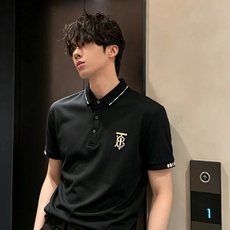 Bur*erry 巴*莉 2026春夏新款男士短袖Polo衫,品牌最新设计元素!既不单调也不复杂,恰到好处的展现品味!客 Bur*erry 巴*莉 2026春夏新款男士短袖Polo衫,品牌最新设计元素!既不单调也不复杂,恰到好处的展现品味!客