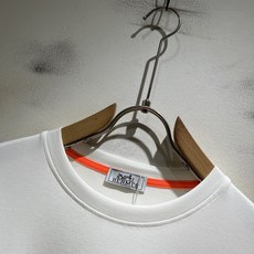 Her*mes爱*仕2026秋冬新款男女同款👫短袖打底衫,全新升级百搭基础款,低调奢华,品格之选!甄选优质精选纯棉面料! Her*mes爱*仕2026秋冬新款男女同款👫短袖打底衫,全新升级百搭基础款,低调奢华,品格之选!甄选优质精选纯棉面料!