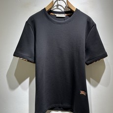 Bur*erry 巴*莉 2026秋冬新款男女同款短袖打底,品牌最新设计元素!既不单调也不复杂,恰到好处的展现品味!客供 Bur*erry 巴*莉 2026秋冬新款男女同款短袖打底,品牌最新设计元素!既不单调也不复杂,恰到好处的展现品味!客供
