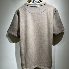 BC-Brunello Cucineli 2026秋冬新款男士短袖T恤,众多明星都爱穿的时尚百搭单品!胸前LOGO刺绣超 BC-Brunello Cucineli 2026秋冬新款男士短袖T恤,众多明星都爱穿的时尚百搭单品!胸前LOGO刺绣超