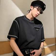 PRAD*A普*达2026秋冬新款男女同款👫短袖打底衫,最新款全网独家首上!!~既经典有时尚百搭,谁不爱啊,将经典再次展 PRAD*A普*达2026秋冬新款男女同款👫短袖打底衫,最新款全网独家首上!!~既经典有时尚百搭,谁不爱啊,将经典再次展