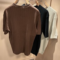 Loro Piana诺悠翩雅 2026秋冬男士最新的贸易订单针织短袖T恤,全品相!!上身舒适透气,不僵硬,整体有着丰富的 Loro Piana诺悠翩雅 2026秋冬男士最新的贸易订单针织短袖T恤,全品相!!上身舒适透气,不僵硬,整体有着丰富的