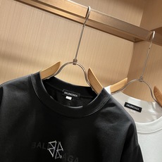 BALENCI*GA巴黎*家 2026春夏新款男女同款👫短袖T恤!走秀图案印花时尚休闲短袖T恤衫!设计logo压胶设计! BALENCI*GA巴黎*家 2026春夏新款男女同款👫短袖T恤!走秀图案印花时尚休闲短袖T恤衫!设计logo压胶设计!