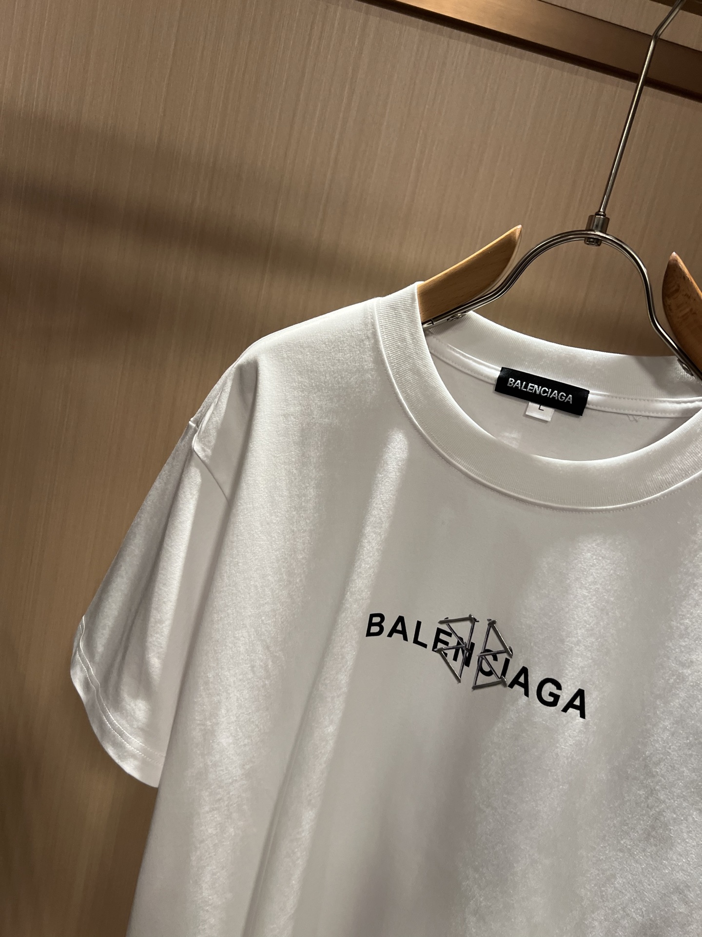 BALENCI*GA巴黎*家 2026春夏新款男女同款👫短袖T恤！走秀图案印花时尚休闲短袖T恤衫！设计logo压胶设计！