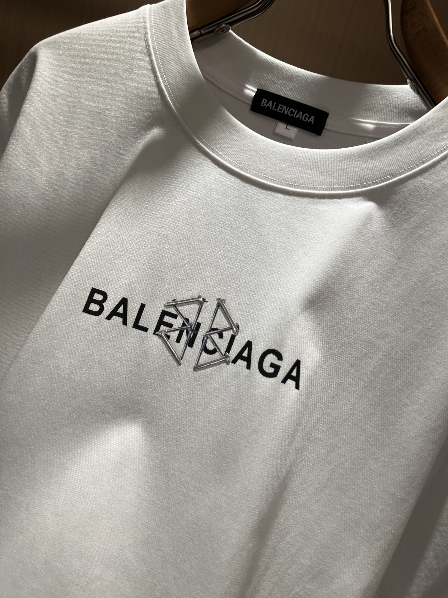 BALENCI*GA巴黎*家 2026春夏新款男女同款👫短袖T恤！走秀图案印花时尚休闲短袖T恤衫！设计logo压胶设计！