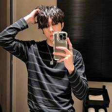 LOE*WE罗*威 2026秋冬男士打底衫,意大利原厂订单渠道,极具个性高级风,标志logo图案刺绣工艺设计!最新时尚潮 LOE*WE罗*威 2026秋冬男士打底衫,意大利原厂订单渠道,极具个性高级风,标志logo图案刺绣工艺设计!最新时尚潮