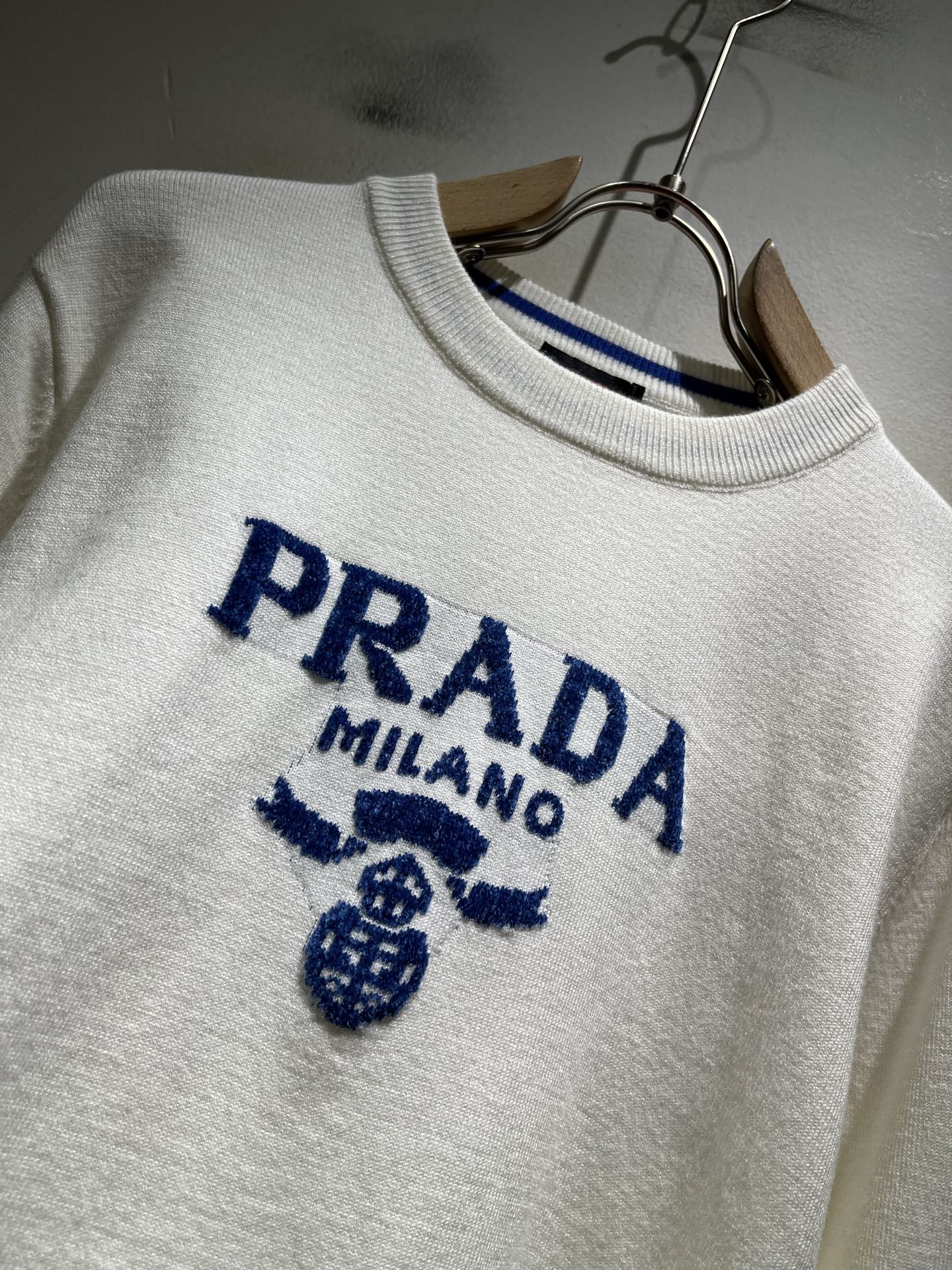 PRAD*A普*达2026秋冬新款男士针织羊毛衫，最新款全网独家首上！！~既经典有时尚百搭，谁不爱啊，将经典再次展现，非