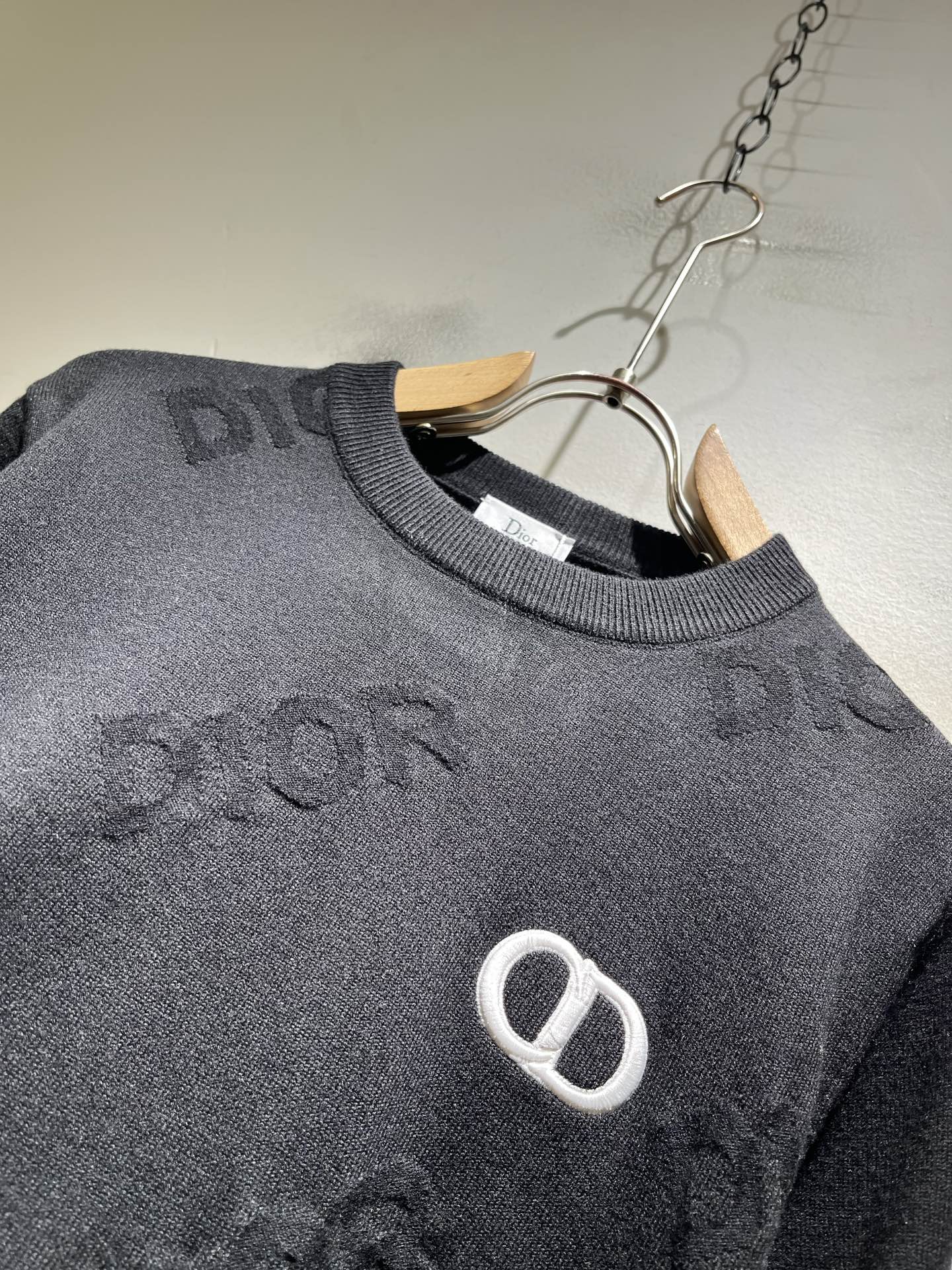 Dio*迪家 2026秋冬新款男女同款👫针织羊毛衫，专柜同步发售！定制专属羊毛🐑面料，从容百搭，档次极高，完美融入时尚还