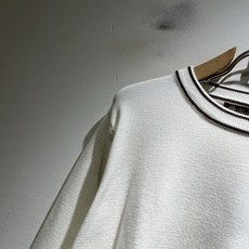 Loro Piana诺悠翩雅 2026秋冬男士最新的贸易订单针织羊毛衫,全品相!!上身舒适透气,不僵硬,整体有着丰富的立 Loro Piana诺悠翩雅 2026秋冬男士最新的贸易订单针织羊毛衫,全品相!!上身舒适透气,不僵硬,整体有着丰富的立