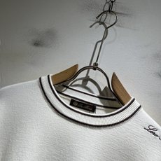 Loro Piana诺悠翩雅 2026秋冬男士最新的贸易订单针织羊毛衫,全品相!!上身舒适透气,不僵硬,整体有着丰富的立 Loro Piana诺悠翩雅 2026秋冬男士最新的贸易订单针织羊毛衫,全品相!!上身舒适透气,不僵硬,整体有着丰富的立