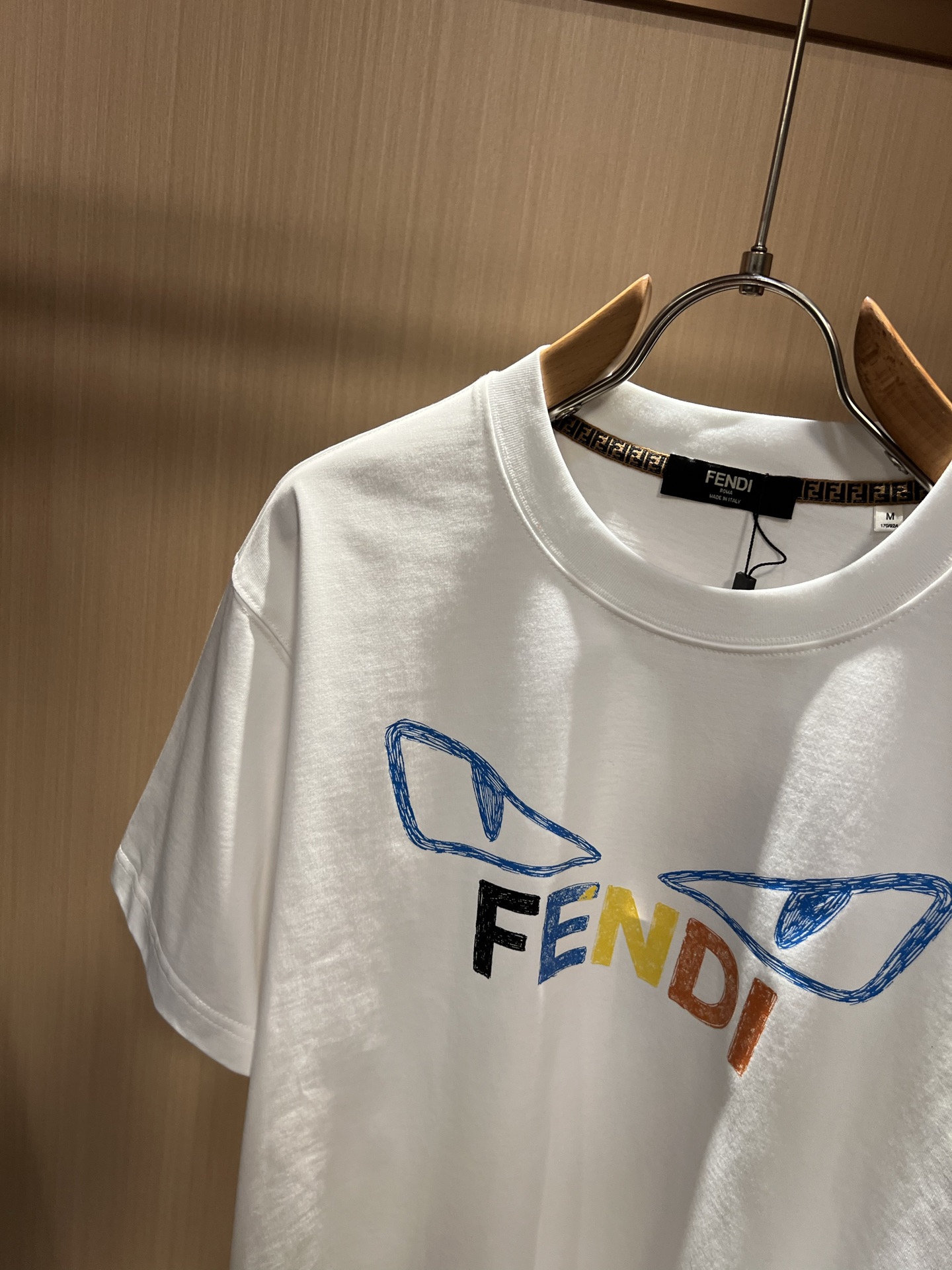 FEN*I 芬*迪2026春夏新款FD家族FF男女同款👫T恤,男女同款👫百搭极简短袖。意大利原厂订单,FD家族人气单品, FEN*I 芬*迪2026春夏新款FD家族FF男女同款👫T恤,男女同款👫百搭极简短袖。意大利原厂订单,FD家族人气单品,