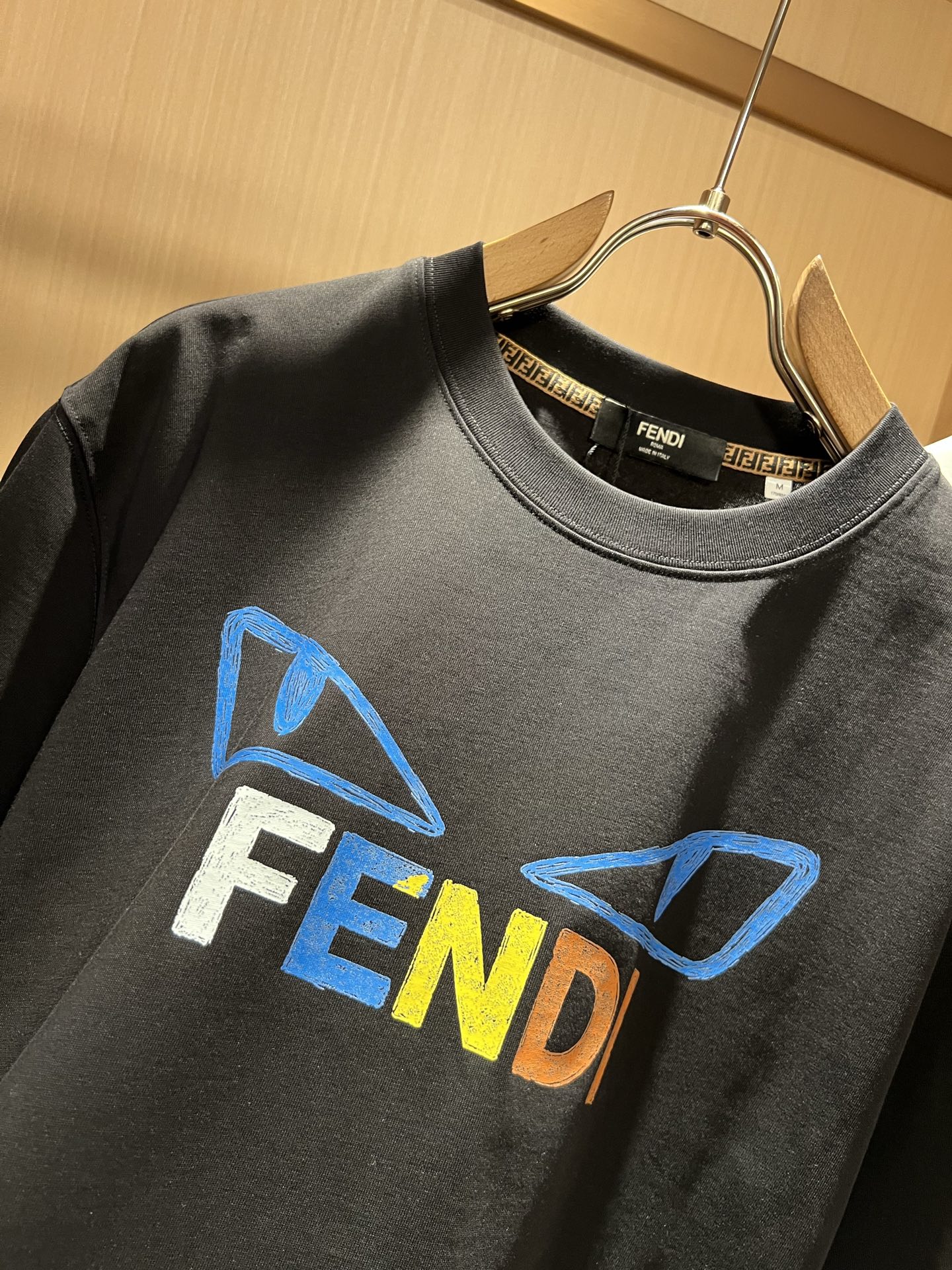FEN*I 芬*迪2026春夏新款FD家族FF男女同款👫T恤,男女同款👫百搭极简短袖。意大利原厂订单,FD家族人气单品, FEN*I 芬*迪2026春夏新款FD家族FF男女同款👫T恤,男女同款👫百搭极简短袖。意大利原厂订单,FD家族人气单品,