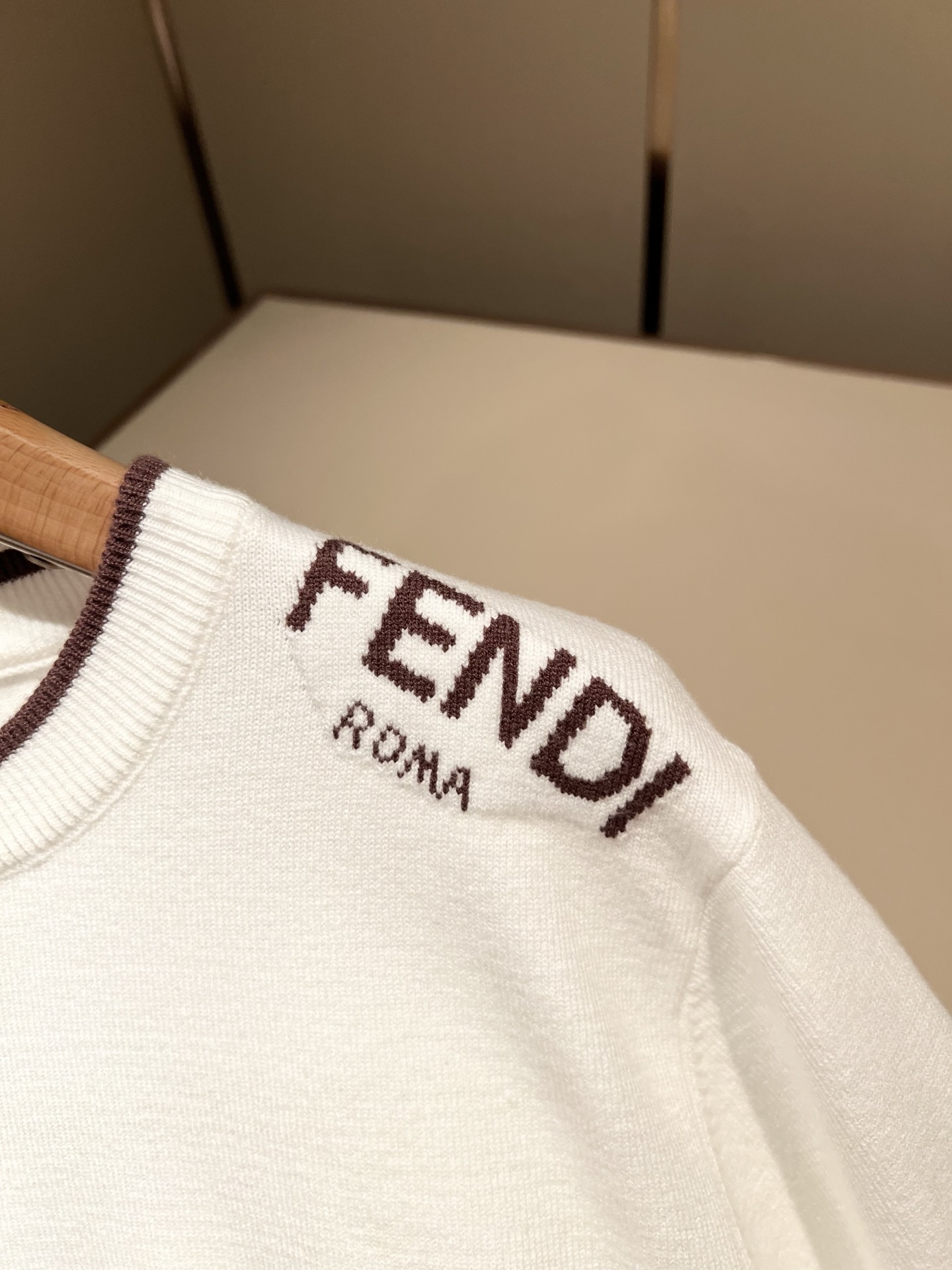 FEN*I 芬*迪 2026秋冬新款FD家族男女同款针织羊毛衫，男女同款👫百搭。意大利原厂订单，FD家族人气单品，代表性