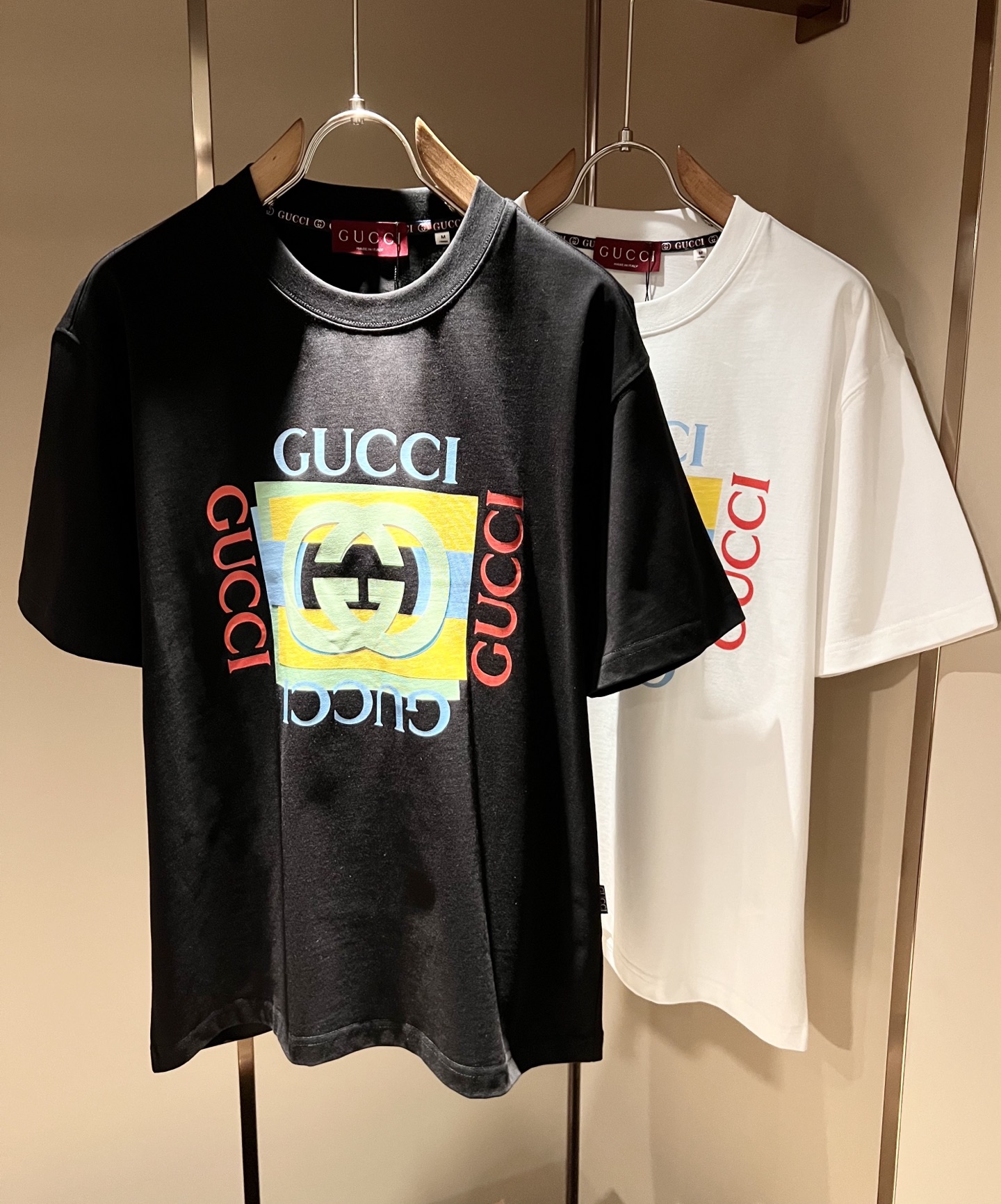 Gucc*古家 2026春夏新款男女同情侣款👫休闲宽松棉质圆领短袖T恤衫！贸易公司渠道稀出，同步官网发售 ！     2