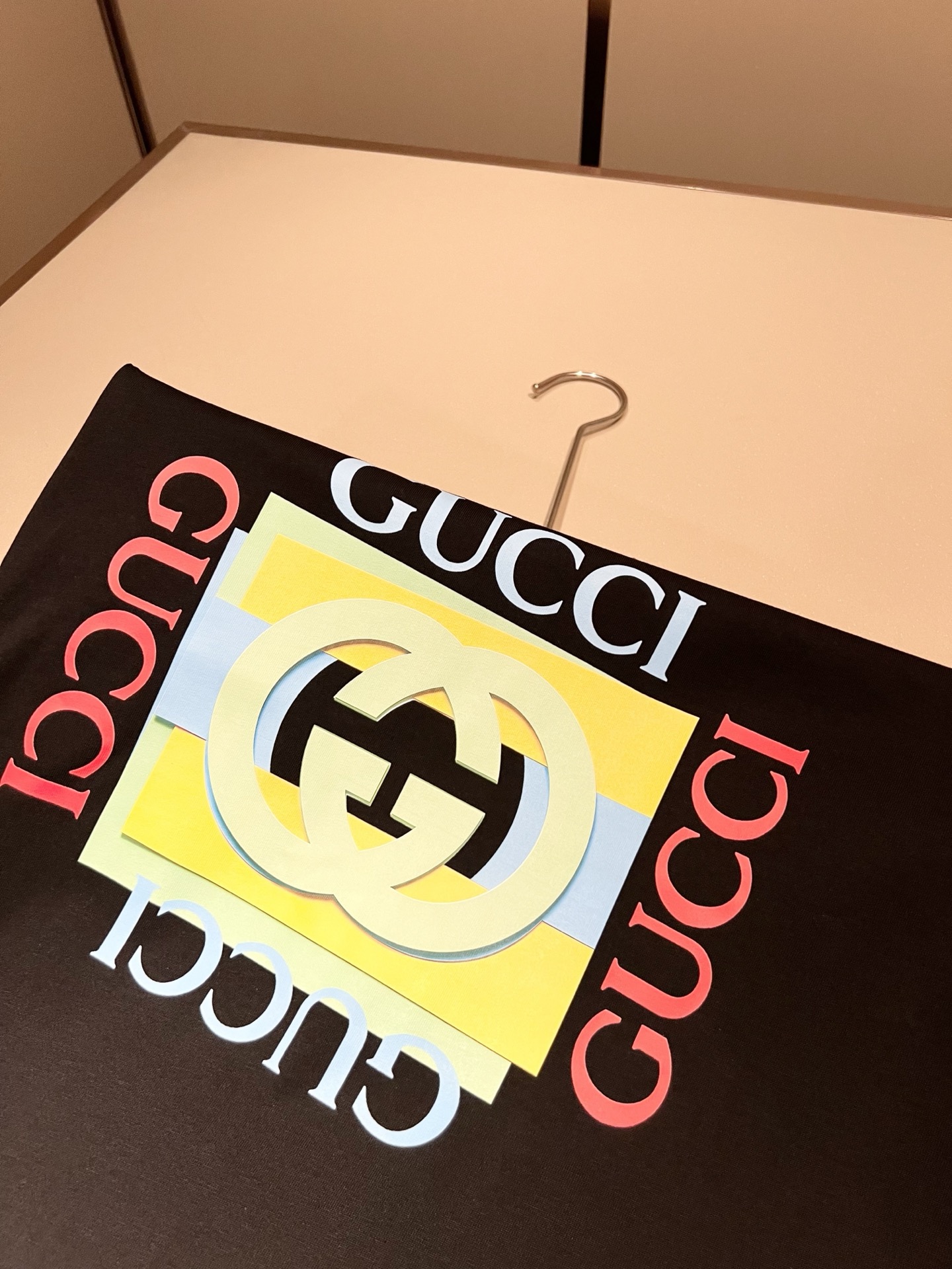 Gucc*古家 2026春夏新款男女同情侣款👫休闲宽松棉质圆领短袖T恤衫！贸易公司渠道稀出，同步官网发售 ！     2