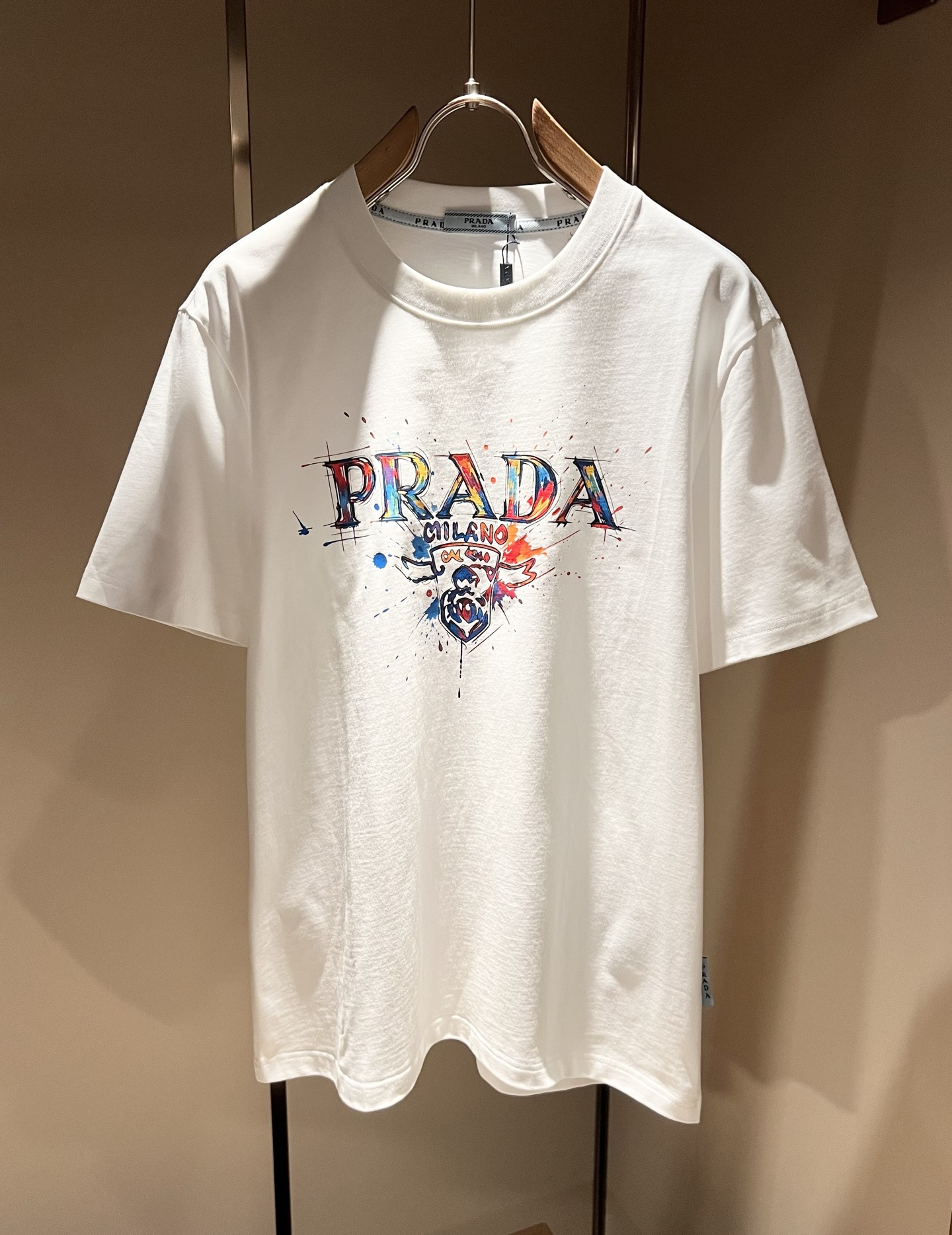 PRAD*A普*达2026春夏新款男女同款👫短袖T恤，最新款全网独家首上！！~既经典有时尚百搭，谁不爱啊，将经典再次展现