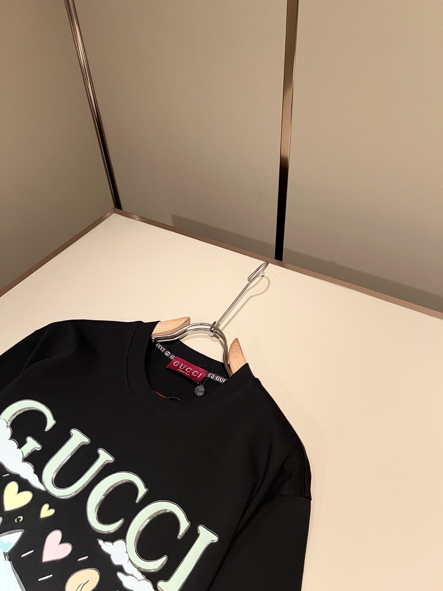 Gucc*古家 2026春夏新款男女同情侣款👫休闲宽松棉质圆领短袖T恤衫！贸易公司渠道稀出，同步官网发售 ！     2