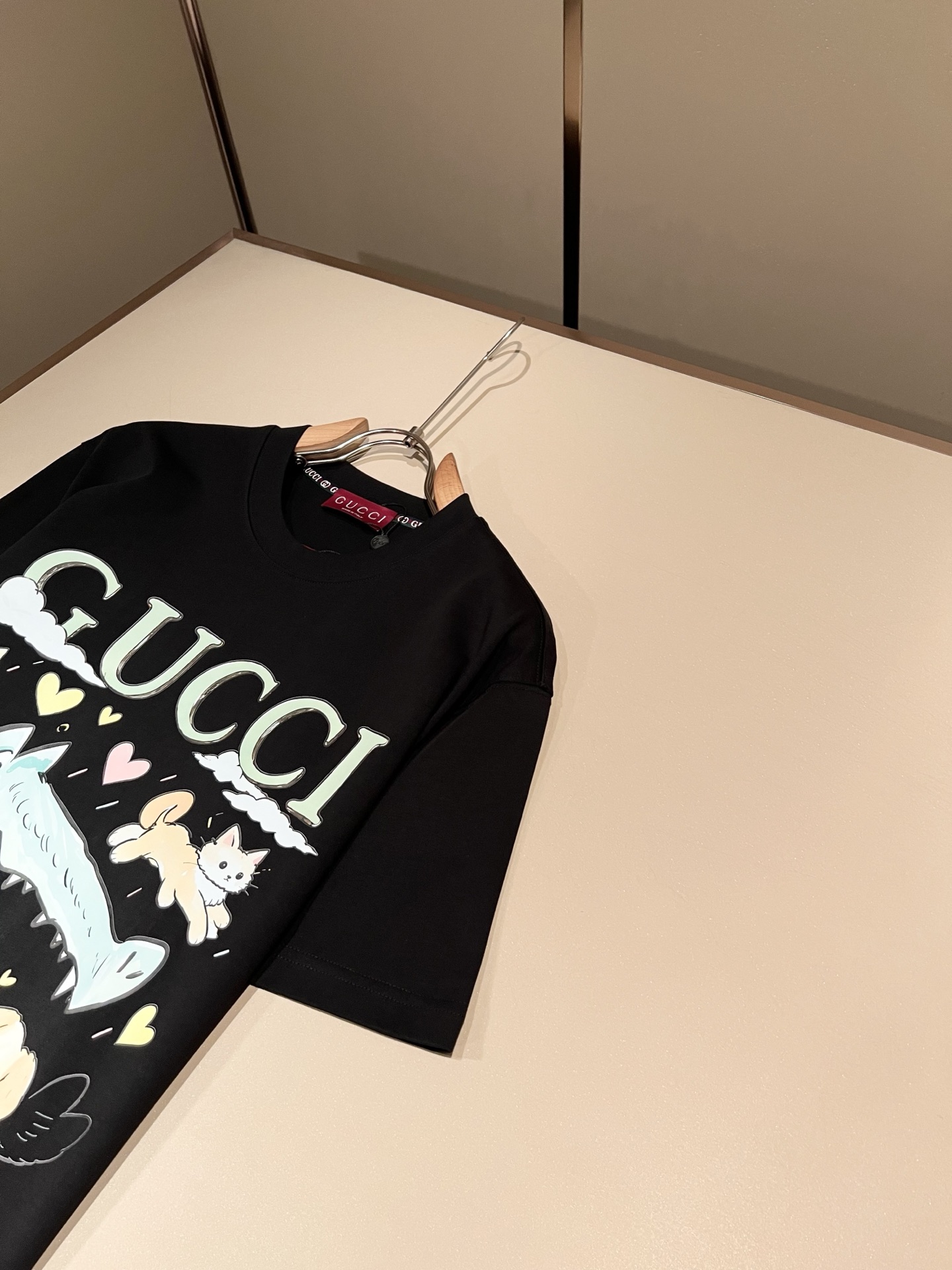 Gucc*古家 2026春夏新款男女同情侣款👫休闲宽松棉质圆领短袖T恤衫！贸易公司渠道稀出，同步官网发售 ！     2