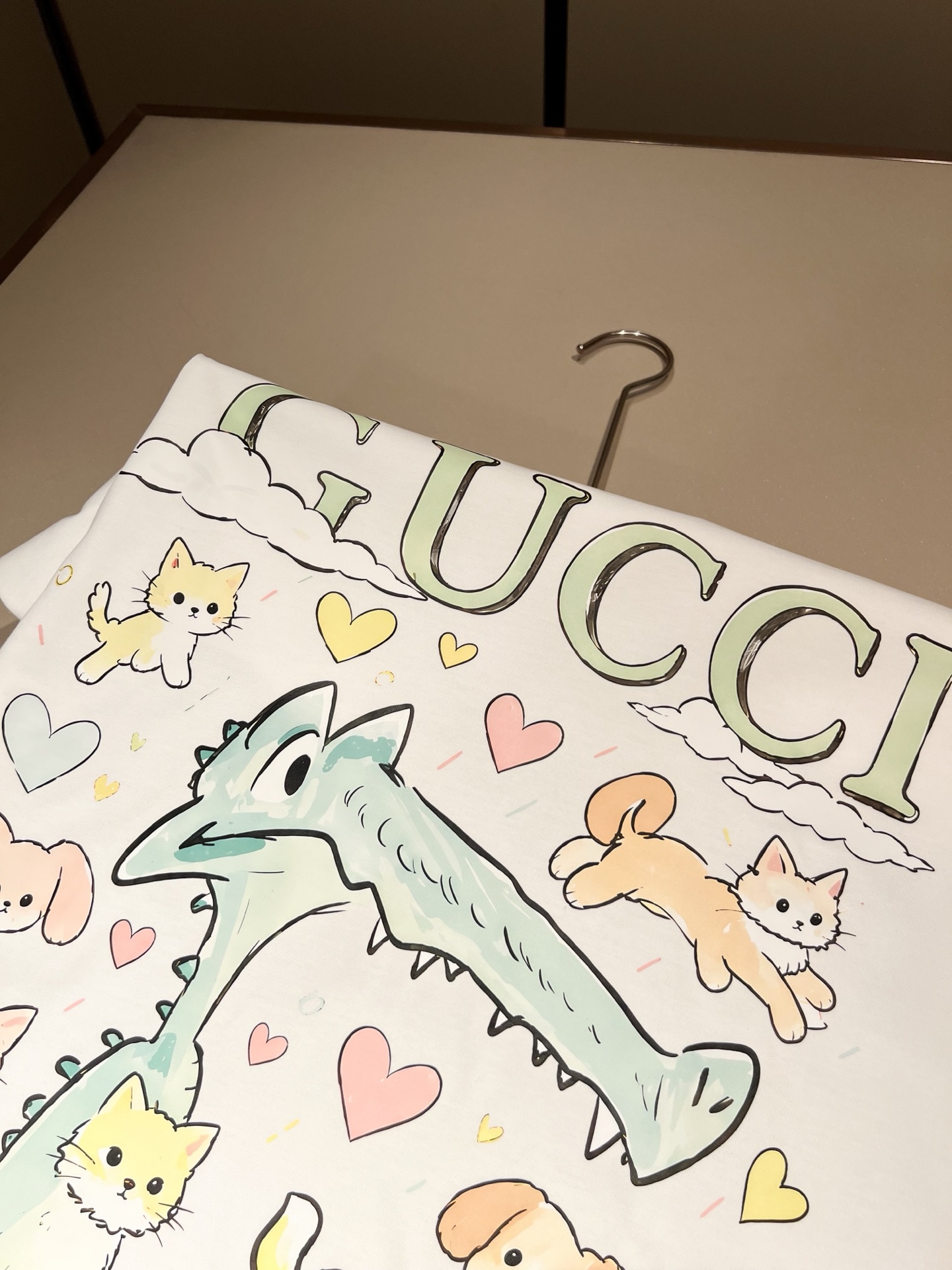 Gucc*古家 2026春夏新款男女同情侣款👫休闲宽松棉质圆领短袖T恤衫！贸易公司渠道稀出，同步官网发售 ！     2