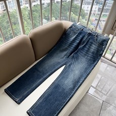 Versa*e范*哲 2026秋冬新款经典男士休闲牛仔裤、代工厂出品,出口欧美订单,官柜同步发售!!客供土耳其牛仔布、质 Versa*e范*哲 2026秋冬新款经典男士休闲牛仔裤、代工厂出品,出口欧美订单,官柜同步发售!!客供土耳其牛仔布、质
