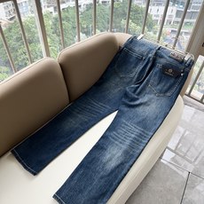 Versa*e范*哲 2026秋冬新款经典男士休闲牛仔裤、代工厂出品,出口欧美订单,官柜同步发售!!客供土耳其牛仔布、质 Versa*e范*哲 2026秋冬新款经典男士休闲牛仔裤、代工厂出品,出口欧美订单,官柜同步发售!!客供土耳其牛仔布、质