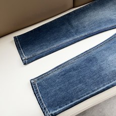 Versa*e范*哲 2026秋冬新款经典男士休闲牛仔裤、代工厂出品,出口欧美订单,官柜同步发售!!客供土耳其牛仔布、质 Versa*e范*哲 2026秋冬新款经典男士休闲牛仔裤、代工厂出品,出口欧美订单,官柜同步发售!!客供土耳其牛仔布、质