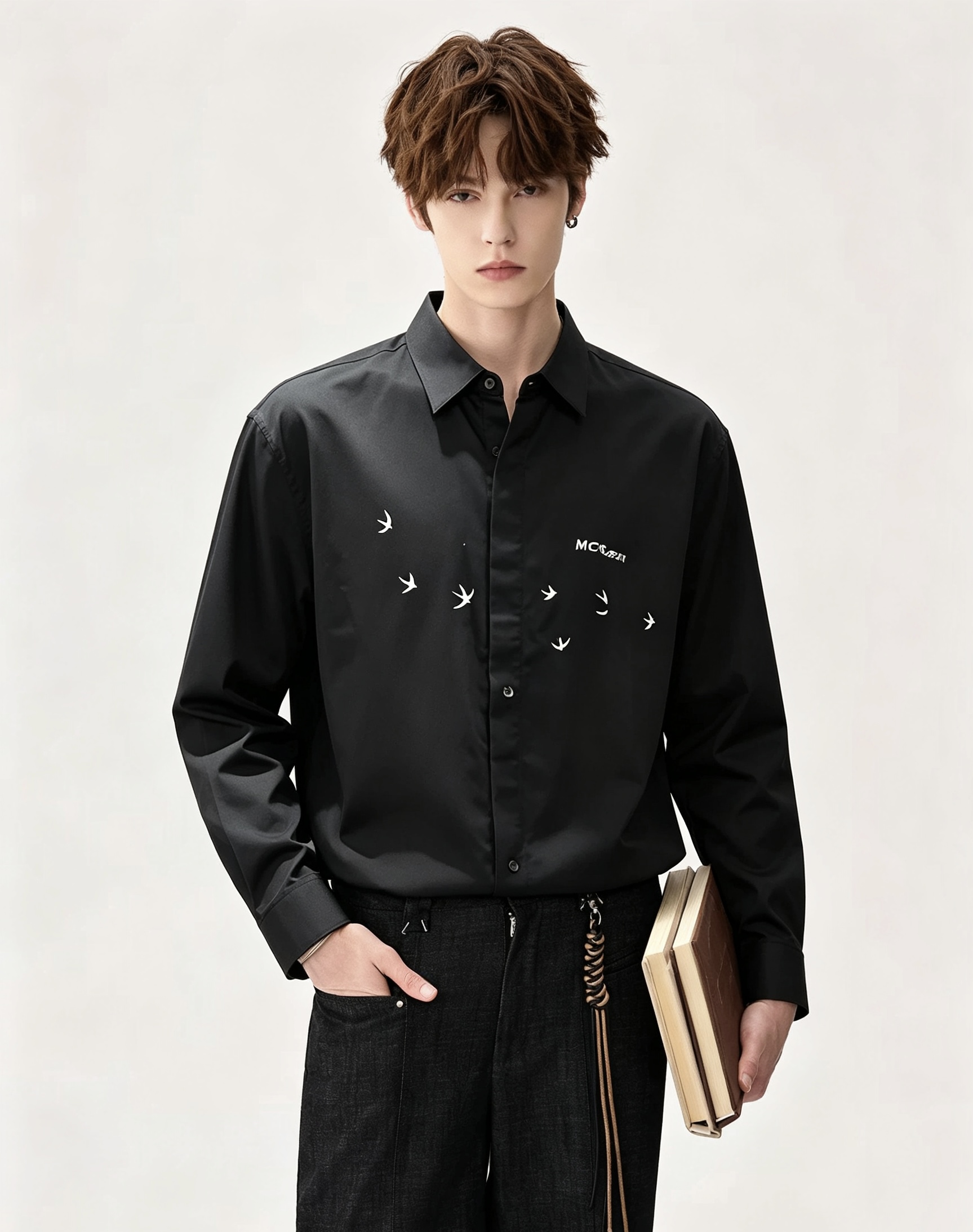 Alexander McQue*n亚历*大·麦昆2026秋冬款男女同款👫短袖T恤。欧洲区域限定发售,重磅级尤物单品,官网 Alexander McQue*n亚历*大·麦昆2026秋冬款男女同款👫短袖T恤。欧洲区域限定发售,重磅级尤物单品,官网