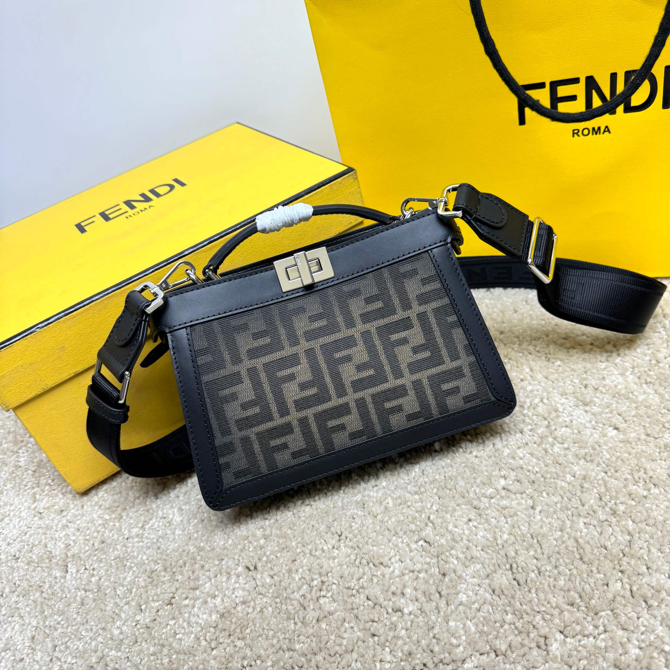 Fendi Peekaboo Bags Handbags Replcia Cheap From China
 Black Brown Silver