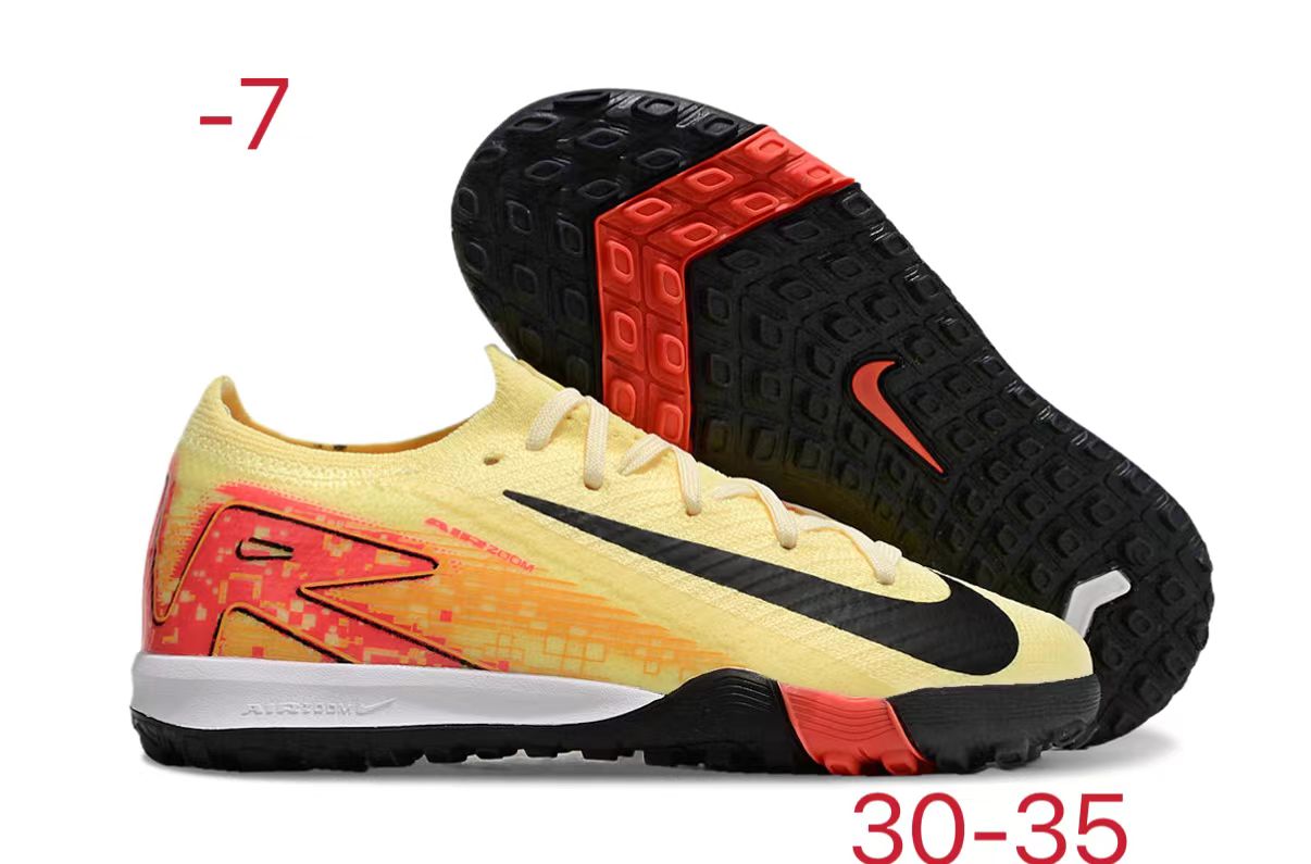 图片[6]-耐克刺客十六FG底30-35足球鞋，鞋面设计贴合脚型，鞋面材质兼顾轻质与韧性，能提供良好的包裹感。鞋底的鞋钉分布和形状设计多有助于球员在草地等足球场地更好地抓地和转向，不同的配色增加了个性化选择。足球鞋主要用于足球运动，能提升球员在场上的表现，帮助球员更灵活地奔跑、传球和射门 。-选品中心