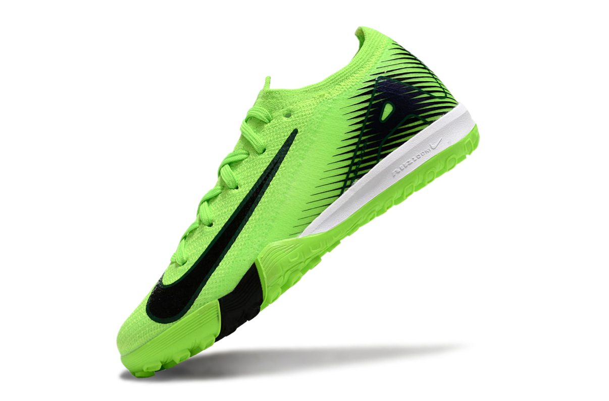 图片[7]-耐克刺客十六FG底30-35足球鞋，鞋面设计贴合脚型，鞋面材质兼顾轻质与韧性，能提供良好的包裹感。鞋底的鞋钉分布和形状设计多有助于球员在草地等足球场地更好地抓地和转向，不同的配色增加了个性化选择。足球鞋主要用于足球运动，能提升球员在场上的表现，帮助球员更灵活地奔跑、传球和射门 。-选品中心