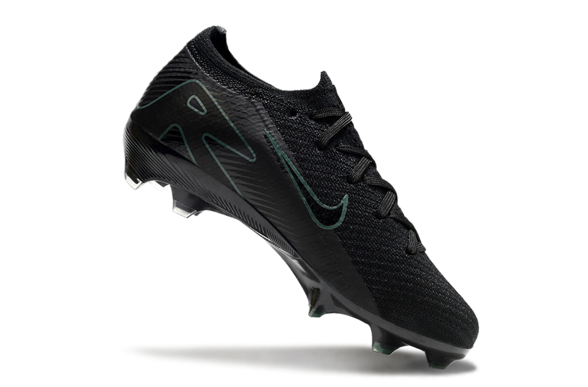 图片[8]-耐克刺客十六FG底30-35足球鞋，鞋面设计贴合脚型，鞋面材质兼顾轻质与韧性，能提供良好的包裹感。鞋底的鞋钉分布和形状设计多有助于球员在草地等足球场地更好地抓地和转向，不同的配色增加了个性化选择。足球鞋主要用于足球运动，能提升球员在场上的表现，帮助球员更灵活地奔跑、传球和射门 。-选品中心