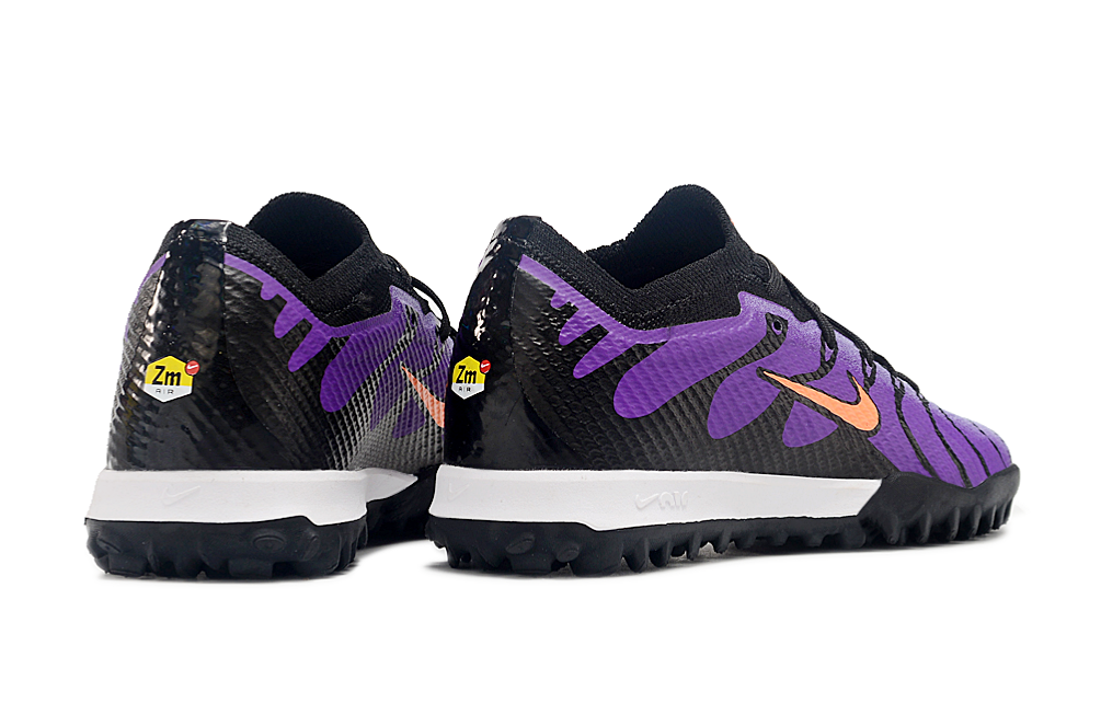 图片[4]-刺客十五系列足球鞋是耐克推出的专业足球鞋款。鞋面采用高科技材质，贴合脚型，能提供良好的触球感，助力精准控球。大底设计增强抓地力，无论是加速、急停还是变向，都能稳稳助力，适合场上各个位置的球员。 从外观上看，它色彩丰富多样，有粉色、米色、湖蓝色、荧光绿等多种亮眼配色，兼具时尚与个性，满足不同审美需求。-选品中心