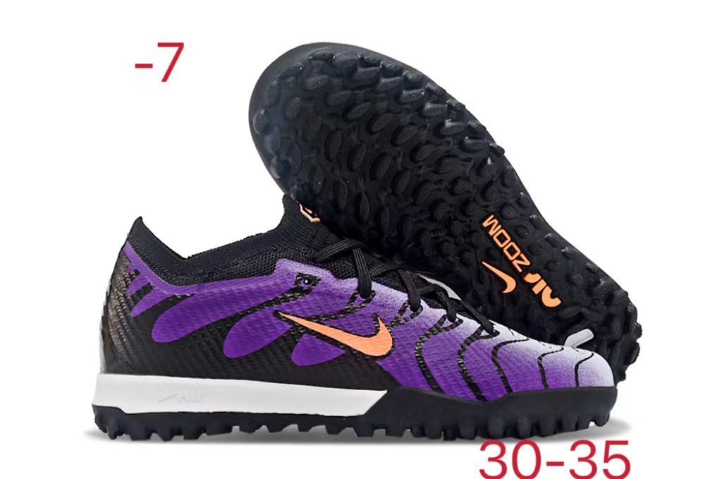 图片[8]-刺客十五系列足球鞋是耐克推出的专业足球鞋款。鞋面采用高科技材质，贴合脚型，能提供良好的触球感，助力精准控球。大底设计增强抓地力，无论是加速、急停还是变向，都能稳稳助力，适合场上各个位置的球员。 从外观上看，它色彩丰富多样，有粉色、米色、湖蓝色、荧光绿等多种亮眼配色，兼具时尚与个性，满足不同审美需求。-选品中心