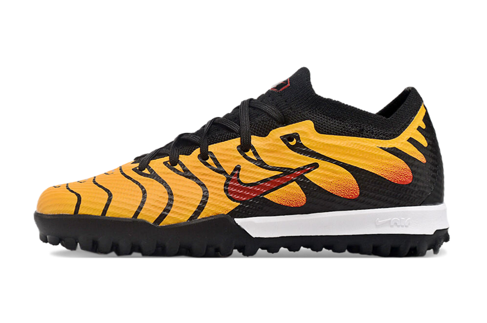 图片[9]-刺客十五系列足球鞋是耐克推出的专业足球鞋款。鞋面采用高科技材质，贴合脚型，能提供良好的触球感，助力精准控球。大底设计增强抓地力，无论是加速、急停还是变向，都能稳稳助力，适合场上各个位置的球员。 从外观上看，它色彩丰富多样，有粉色、米色、湖蓝色、荧光绿等多种亮眼配色，兼具时尚与个性，满足不同审美需求。-选品中心