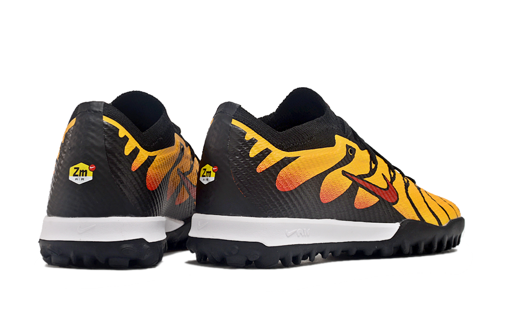 图片[8]-刺客十五系列足球鞋是耐克推出的专业足球鞋款。鞋面采用高科技材质，贴合脚型，能提供良好的触球感，助力精准控球。大底设计增强抓地力，无论是加速、急停还是变向，都能稳稳助力，适合场上各个位置的球员。 从外观上看，它色彩丰富多样，有粉色、米色、湖蓝色、荧光绿等多种亮眼配色，兼具时尚与个性，满足不同审美需求。-选品中心