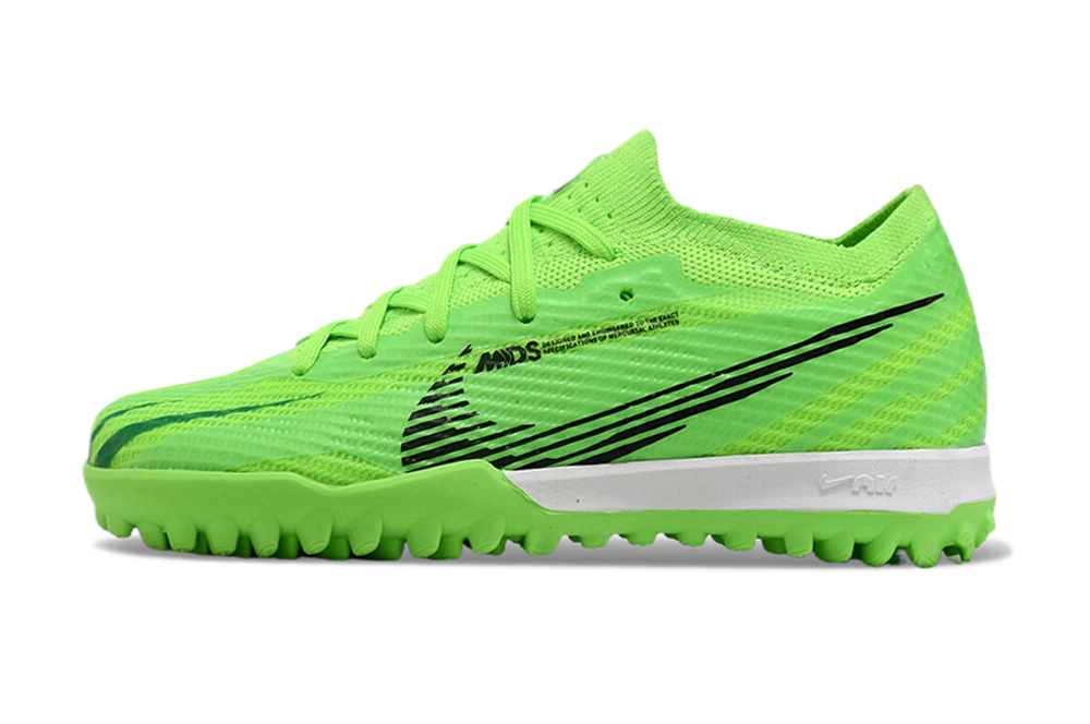 图片[2]-刺客十五系列足球鞋是耐克推出的专业足球鞋款。鞋面采用高科技材质，贴合脚型，能提供良好的触球感，助力精准控球。大底设计增强抓地力，无论是加速、急停还是变向，都能稳稳助力，适合场上各个位置的球员。 从外观上看，它色彩丰富多样，有粉色、米色、湖蓝色、荧光绿等多种亮眼配色，兼具时尚与个性，满足不同审美需求。-选品中心