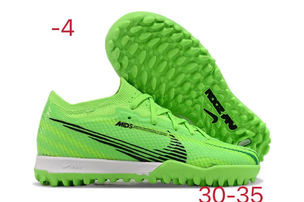 图片[5]-刺客十五系列足球鞋是耐克推出的专业足球鞋款。鞋面采用高科技材质，贴合脚型，能提供良好的触球感，助力精准控球。大底设计增强抓地力，无论是加速、急停还是变向，都能稳稳助力，适合场上各个位置的球员。 从外观上看，它色彩丰富多样，有粉色、米色、湖蓝色、荧光绿等多种亮眼配色，兼具时尚与个性，满足不同审美需求。-选品中心