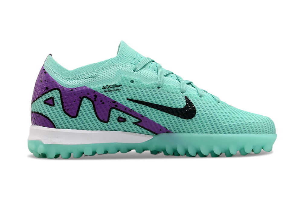 图片[3]-刺客十五系列足球鞋是耐克推出的专业足球鞋款。鞋面采用高科技材质，贴合脚型，能提供良好的触球感，助力精准控球。大底设计增强抓地力，无论是加速、急停还是变向，都能稳稳助力，适合场上各个位置的球员。 从外观上看，它色彩丰富多样，有粉色、米色、湖蓝色、荧光绿等多种亮眼配色，兼具时尚与个性，满足不同审美需求。-选品中心