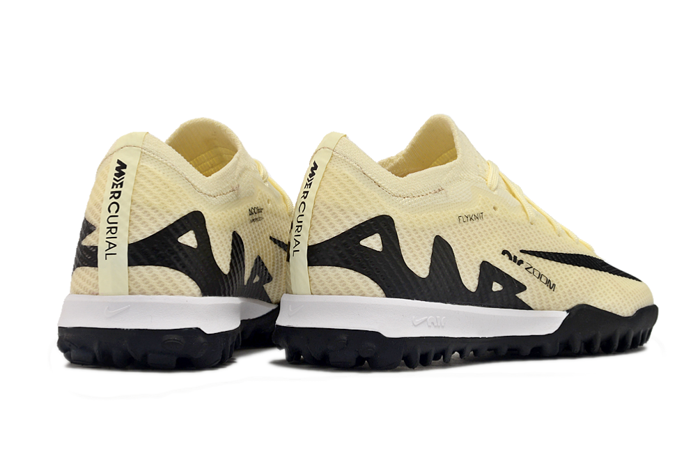 图片[5]-刺客十五系列足球鞋是耐克推出的专业足球鞋款。鞋面采用高科技材质，贴合脚型，能提供良好的触球感，助力精准控球。大底设计增强抓地力，无论是加速、急停还是变向，都能稳稳助力，适合场上各个位置的球员。 从外观上看，它色彩丰富多样，有粉色、米色、湖蓝色、荧光绿等多种亮眼配色，兼具时尚与个性，满足不同审美需求。-选品中心