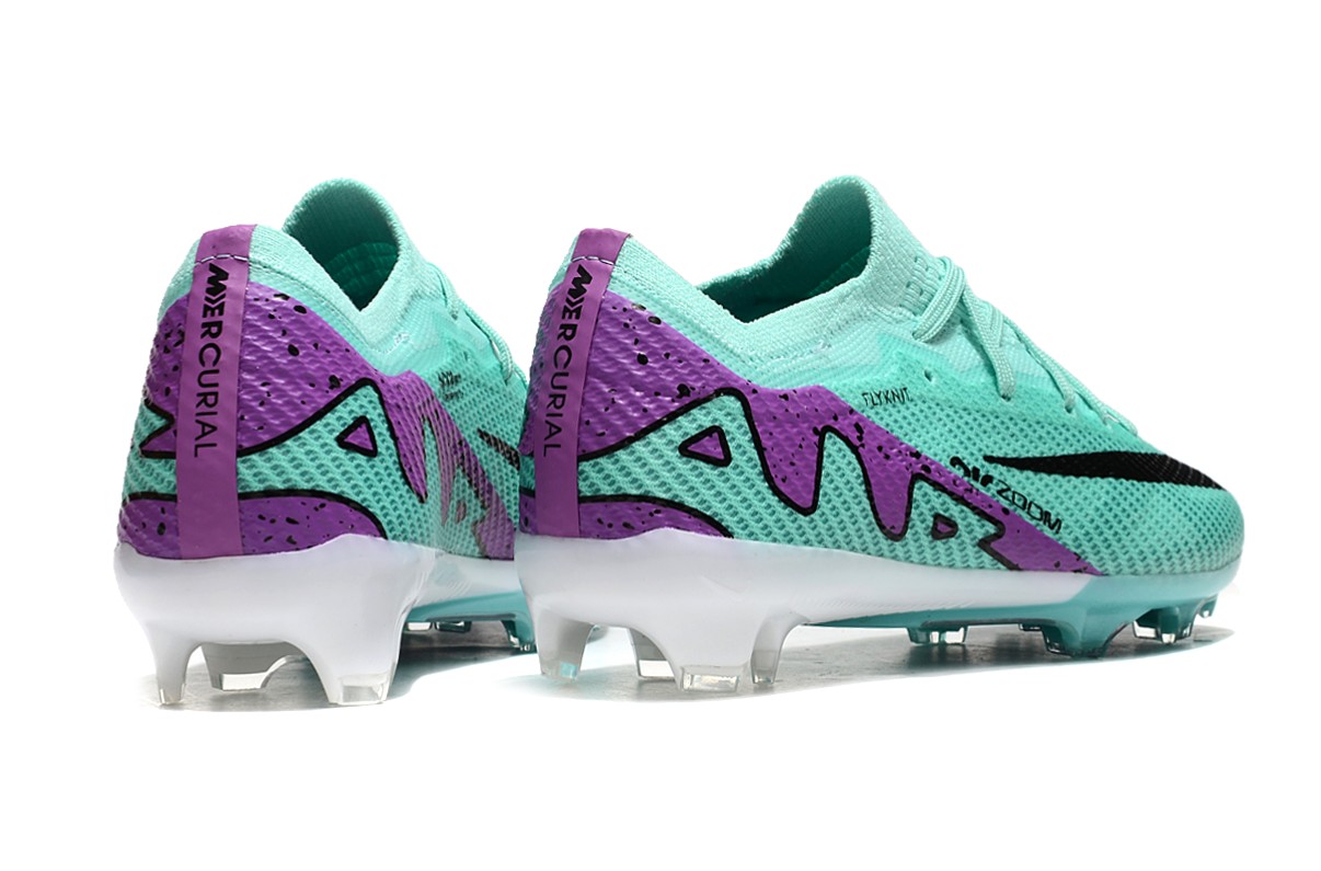 图片[7]-刺客十五系列足球鞋是耐克推出的专业足球鞋款。鞋面采用高科技材质，贴合脚型，能提供良好的触球感，助力精准控球。大底设计增强抓地力，无论是加速、急停还是变向，都能稳稳助力，适合场上各个位置的球员。 从外观上看，它色彩丰富多样，有粉色、米色、湖蓝色、荧光绿等多种亮眼配色，兼具时尚与个性，满足不同审美需求。-选品中心