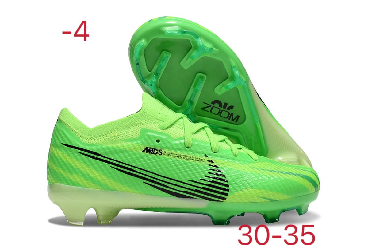 图片[4]-刺客十五系列足球鞋是耐克推出的专业足球鞋款。鞋面采用高科技材质，贴合脚型，能提供良好的触球感，助力精准控球。大底设计增强抓地力，无论是加速、急停还是变向，都能稳稳助力，适合场上各个位置的球员。 从外观上看，它色彩丰富多样，有粉色、米色、湖蓝色、荧光绿等多种亮眼配色，兼具时尚与个性，满足不同审美需求。-选品中心